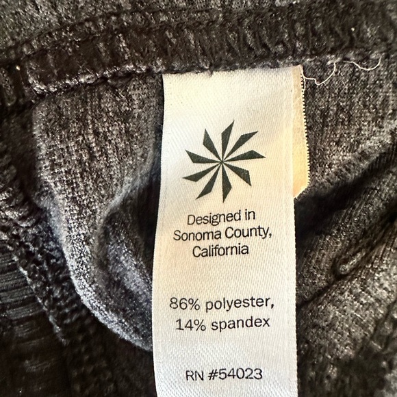 Athleta Flux Street charcoal grey joggers, size XS, athleisure - Picture 7 of 8